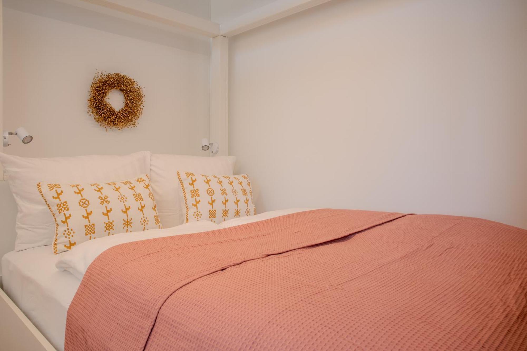 Loewe Apartments Am Rheinfall Нойхаузен-ам-Райнфалль Экстерьер фото