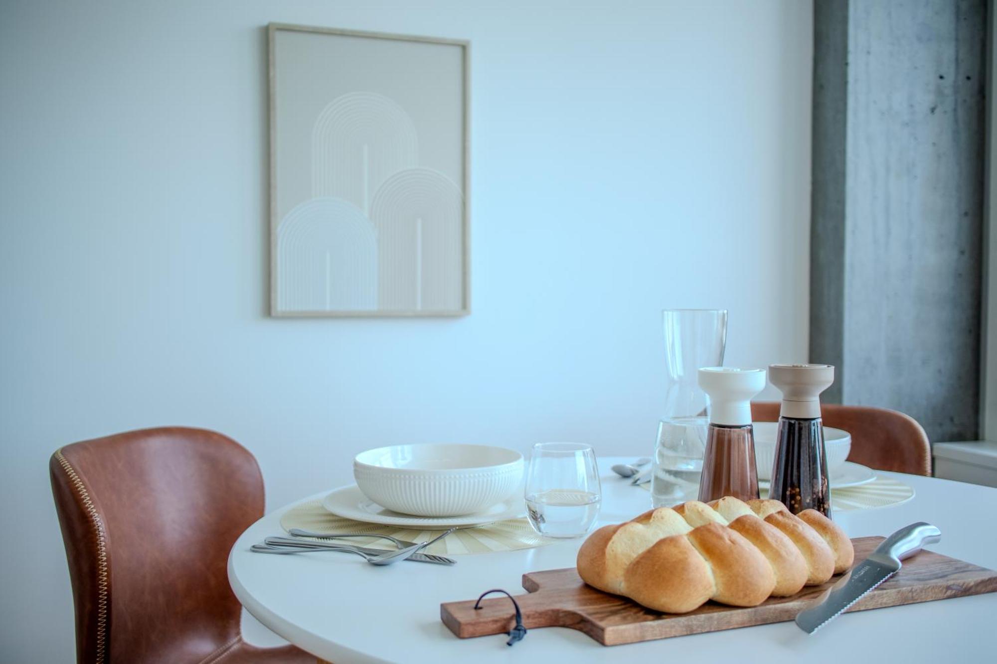 Loewe Apartments Am Rheinfall Нойхаузен-ам-Райнфалль Экстерьер фото